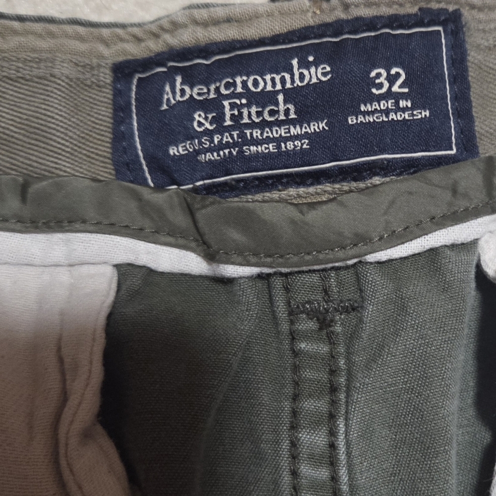 Vintage Y2K Abercrombie & Fitch Button Fly Distressed Camo Cargo Shorts Size 32 - Picture 8 of 12
